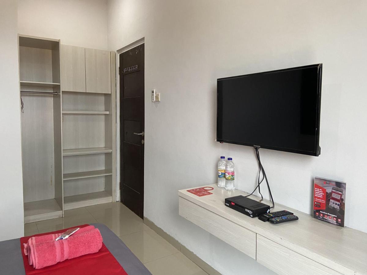 Отель Reddoorz Near Rsud Margono Purwokerto 3 Экстерьер фото
