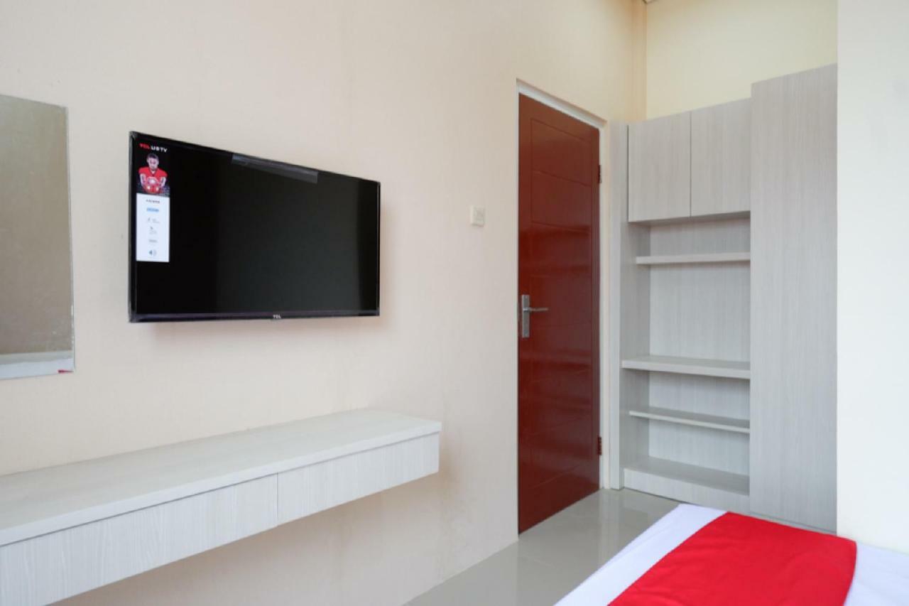 Отель Reddoorz Near Rsud Margono Purwokerto 3 Экстерьер фото