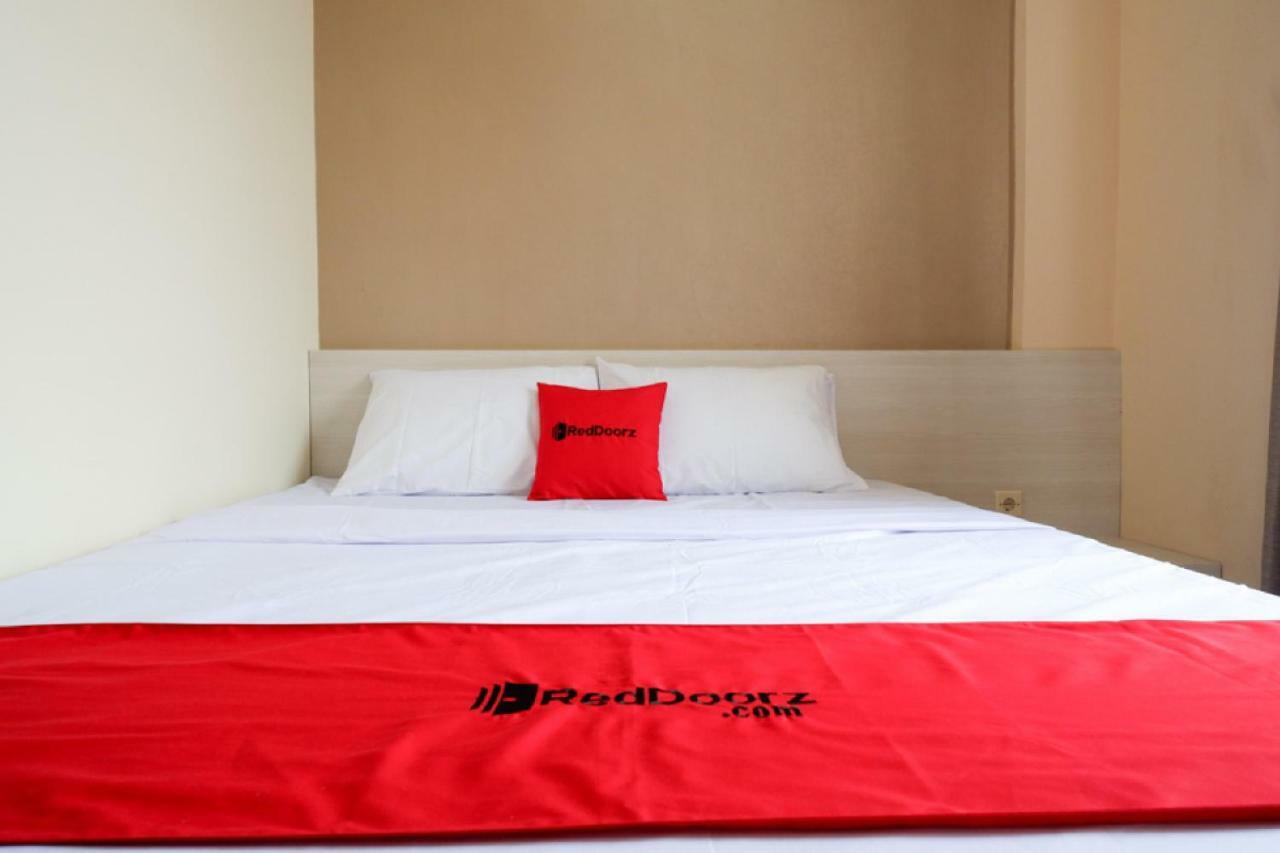 Отель Reddoorz Near Rsud Margono Purwokerto 3 Экстерьер фото